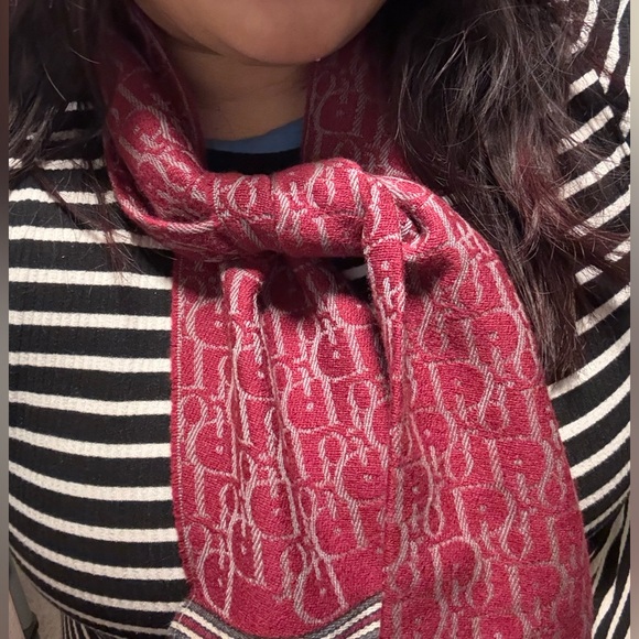 Christian Dior 100% Meringwool scarf - Picture 10 of 17